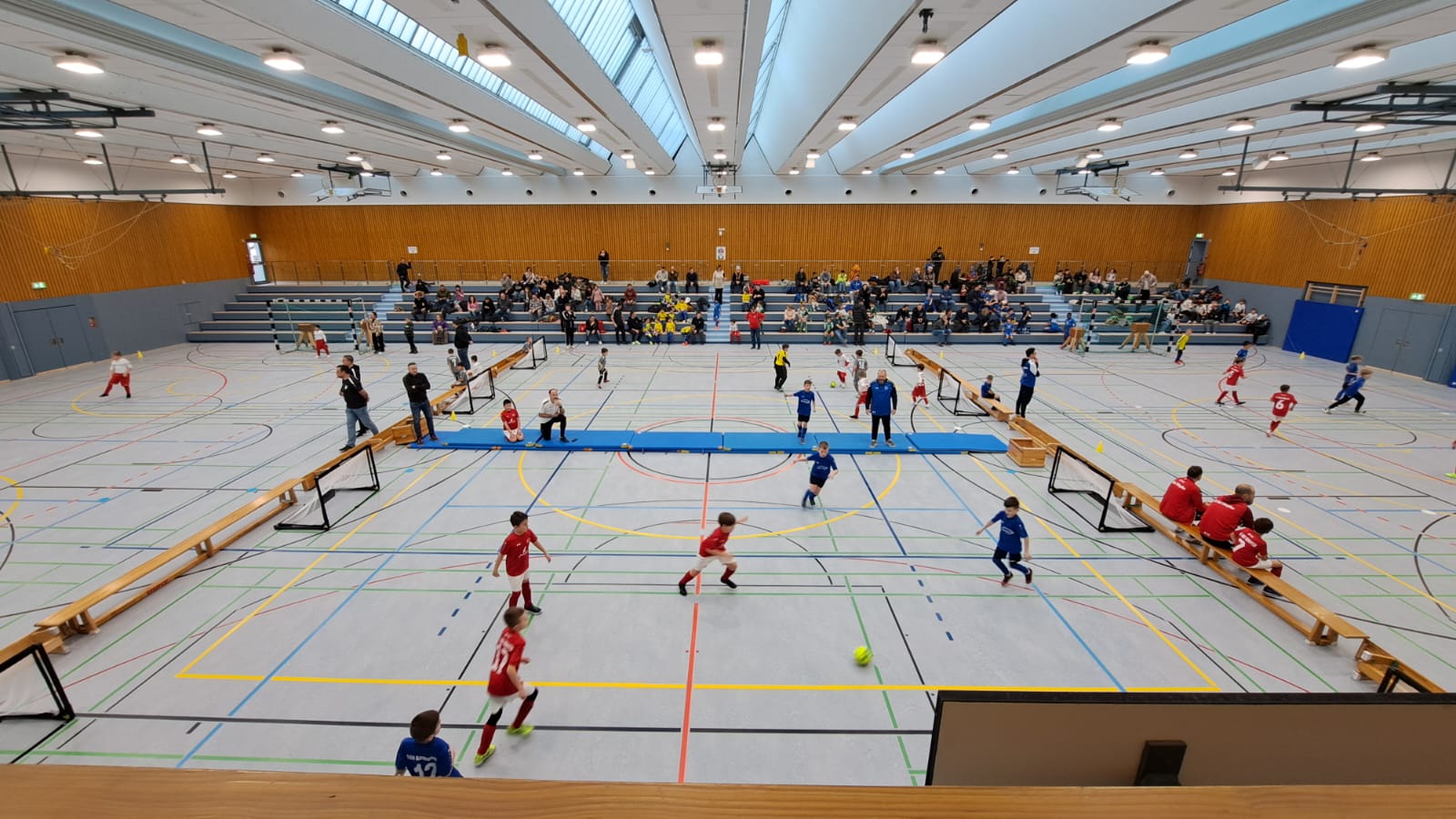 Jugendfußball pur in der Schozachtalhalle