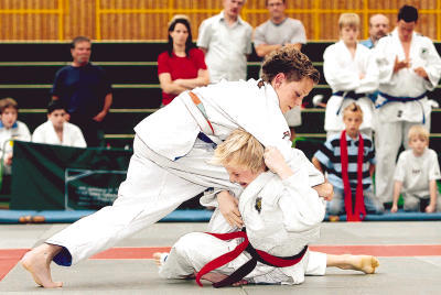 Spannende Judokämpfe in Ilsfeld, Spitzenteams setzen sich durch