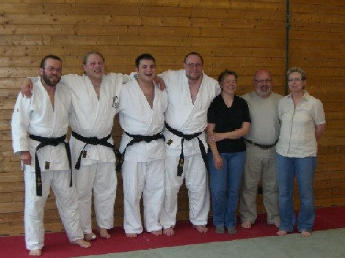 Sascha Witowski legt Schwarzgurtprüfung erfolgreich ab