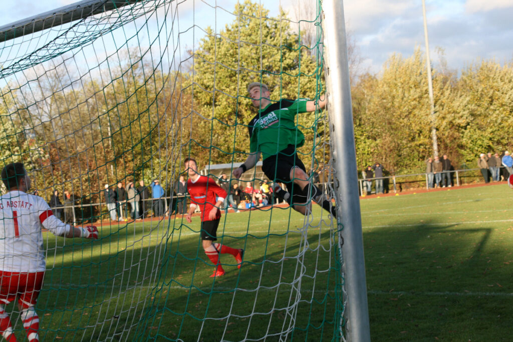 Knapper Sieg auf schwierigem Untergrund