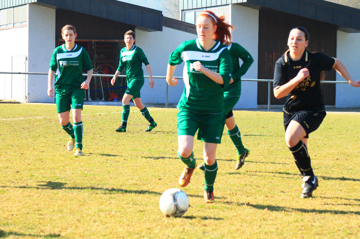 Torreiche Schlussphase – SCI Damen starten mit Sieg