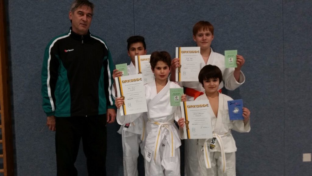 Erfolgreiche Judoprüfung zum Jahresausklang