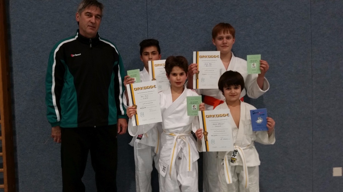 Erfolgreiche Judoprüfung zum Jahresausklang