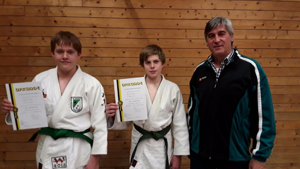 Neue Gürtel für Ilsfelder Judokas