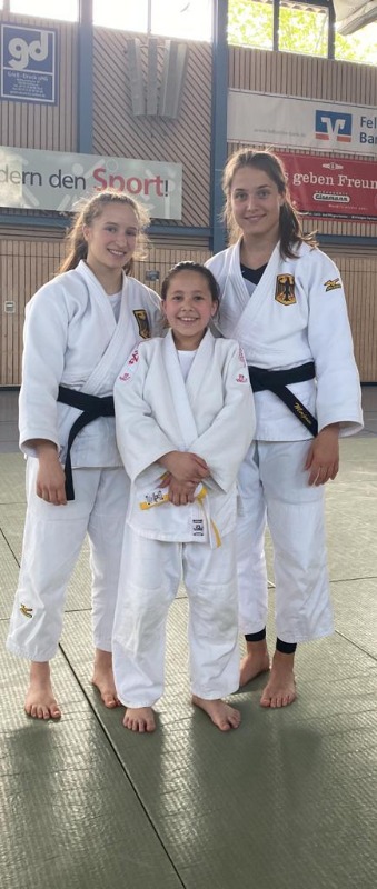 SCI Judo Nachwuchs trainiert mit Bundesligakämpferinnen